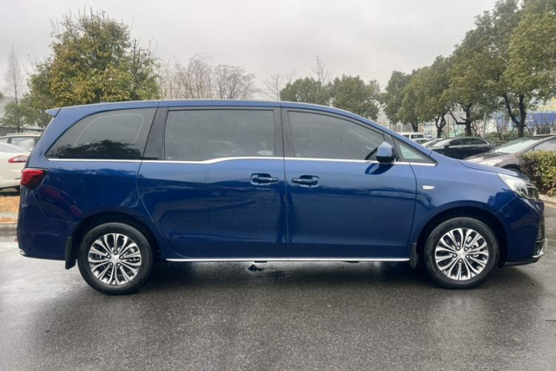 Used Buick GL8 2023 Land Executive Class Smart Enjoyment Model Exterior 10