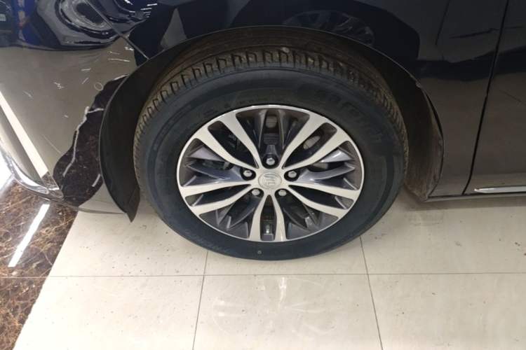 Used Buick GL8 2023 ES Lu Zun Deluxe Model Exterior 4