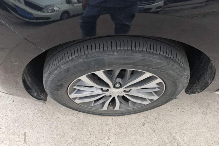 Used Buick GL8 2023 ES Lu Zun Deluxe Model Exterior 4