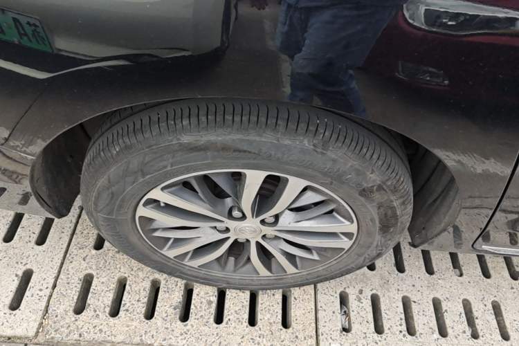 Used Buick GL8 2023 ES Lu Zun Deluxe Model Exterior 5