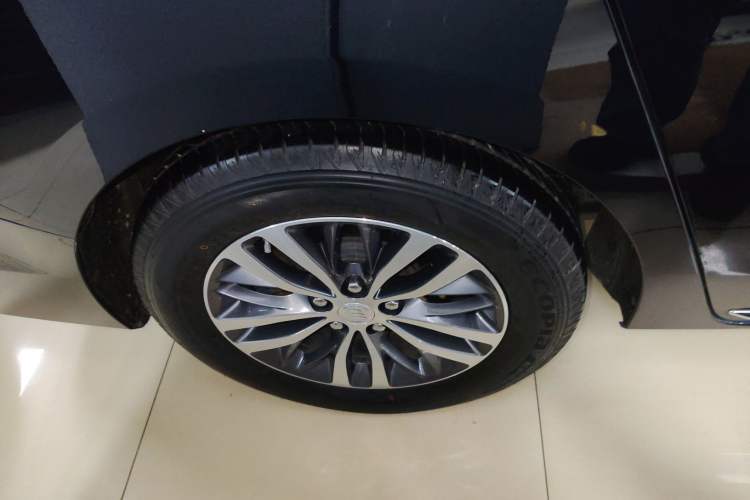 Used Buick GL8 2023 ES Lu Zun Comfort Model Exterior 5