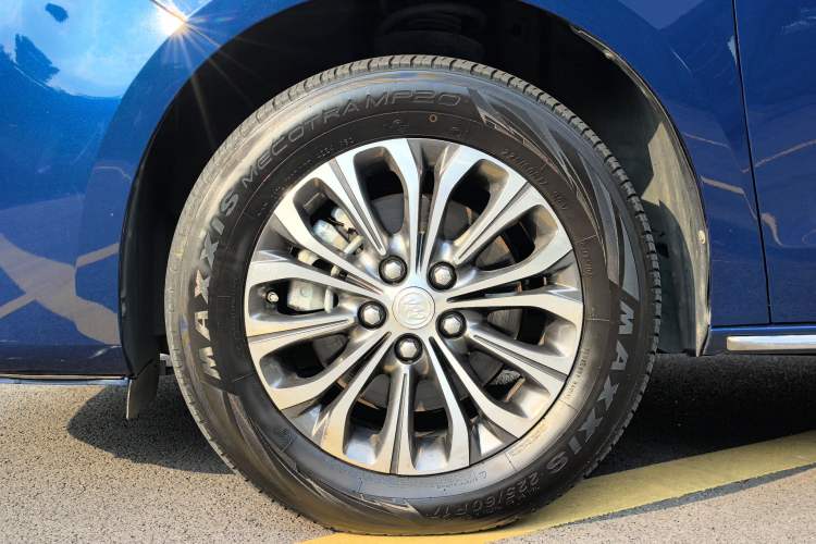 Used Buick GL8 2023 Land Executive Class Comfort Model Exterior 8