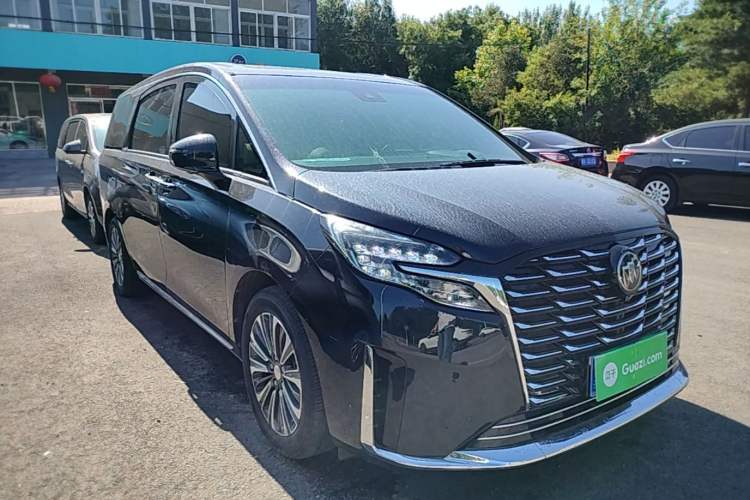 Used Buick GL8 2023 ES Lu Zun Luxury Model Front Right 45 Deg