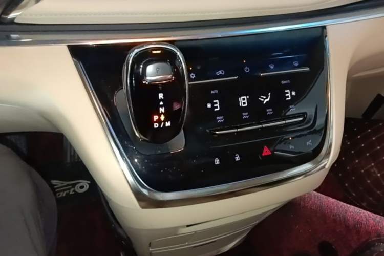 Used Buick GL8 2023 Land Business Class Smart Deluxe Model Gear Lever