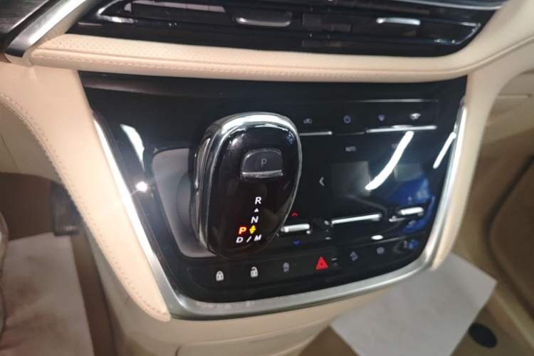 Used Buick GL8 2023 ES Lu Zun Deluxe Model Gear Lever