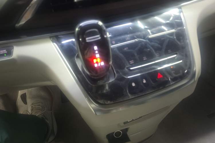 Used Buick GL8 2023 Land Executive Class 652T Luxury Model Gear Lever
