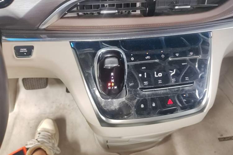 Used Buick GL8 2023 Land Executive Class 652T Luxury Model Gear Lever