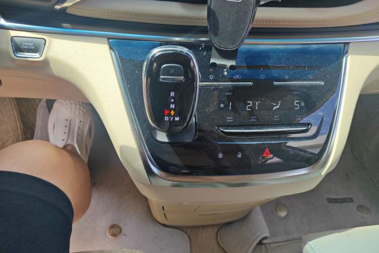 Used Buick GL8 2023 Land Executive Class Deluxe Model Gear Lever