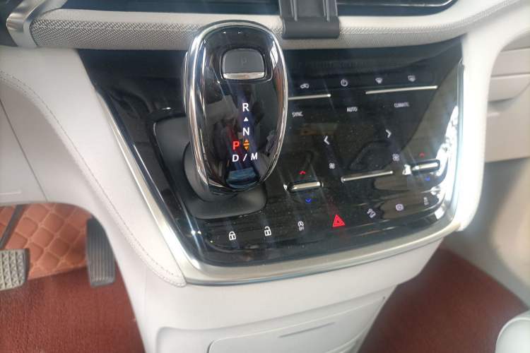 Used Buick GL8 2023 ES Lu Zun Luxury Edition and Yue Version Gear Lever