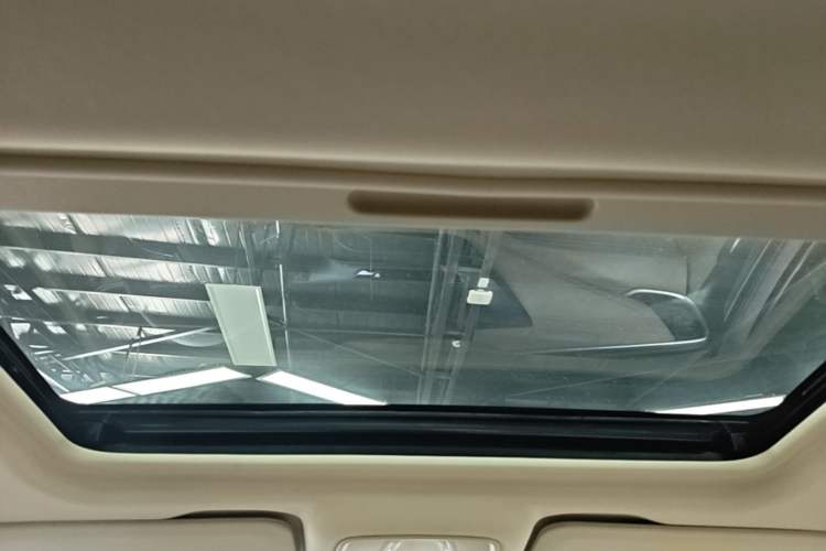 Used Buick GL8 2023 ES Lu Zun Deluxe Model Headliner