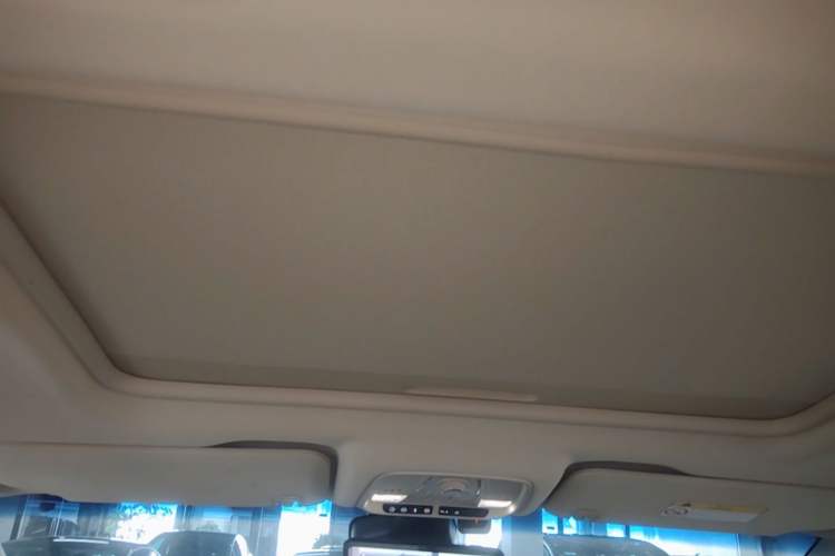 Used Buick GL8 2023 ES Lu Zun Luxury Model Headliner