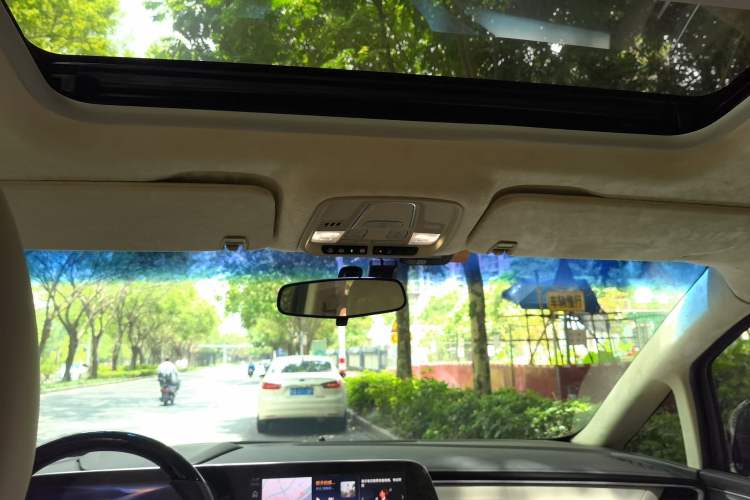 Used Buick GL8 2023 ES Lu Zun Comfort Model Headliner
