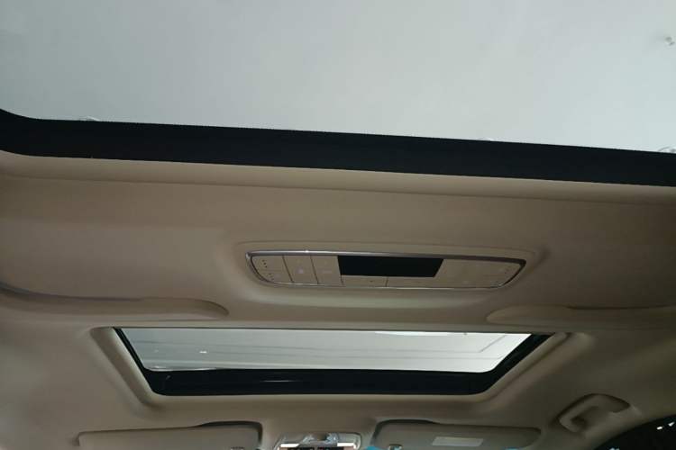 Used Buick GL8 2023 ES Lu Zun Smart Flagship Model Headliner