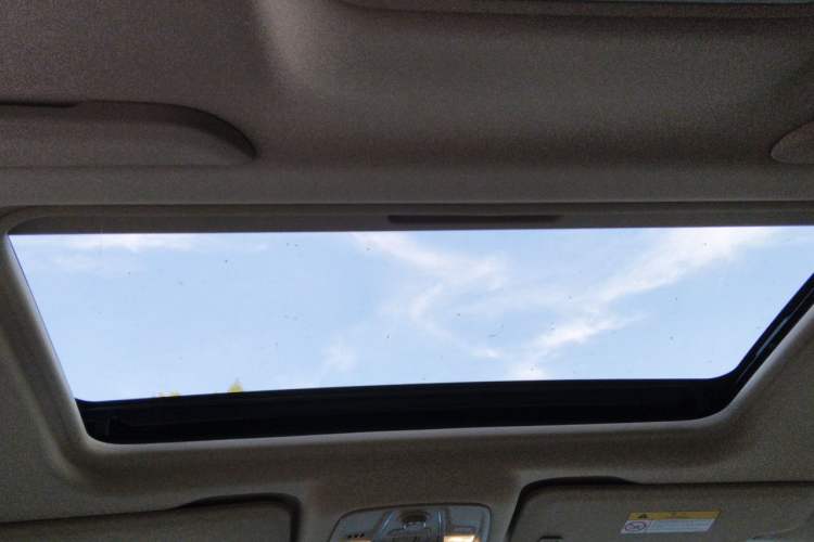 Used Buick GL8 2023 ES Lu Zun Luxury Model Headliner