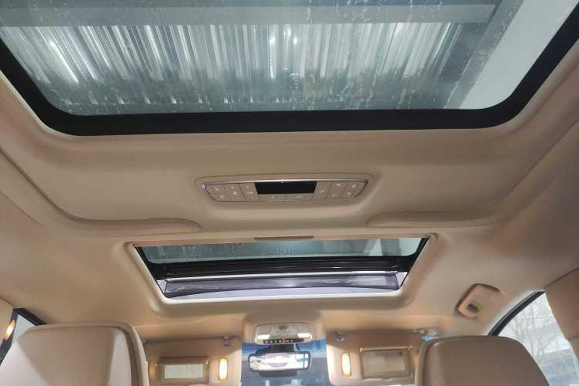 Used Buick GL8 2023 ES Lu Zun Flagship Model Headliner