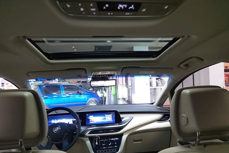 Used Buick GL8 2023 ES Lu Zun Deluxe Model Headliner
