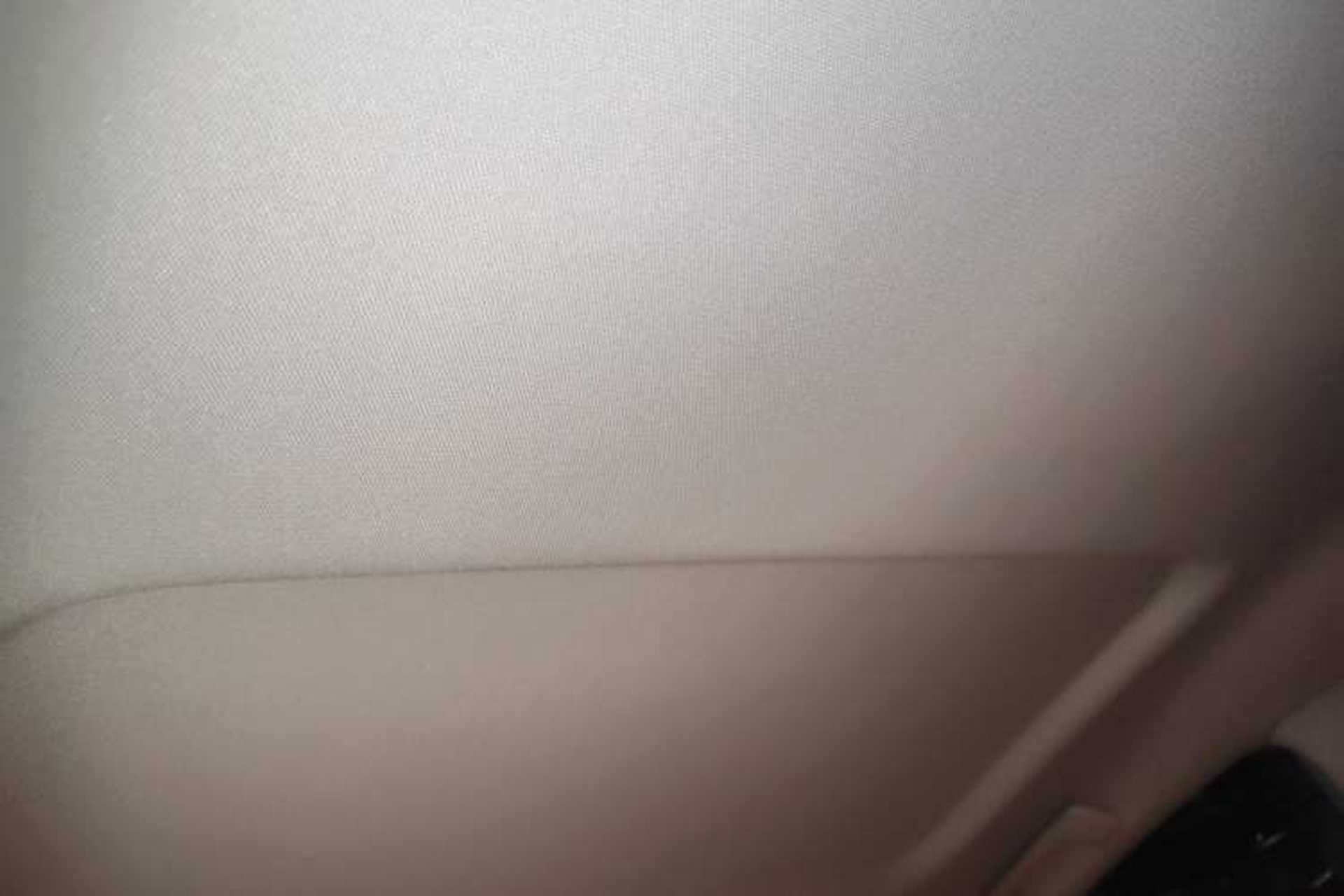 Used Buick GL8 2023 Land Executive Class Smart Enjoyment Model Headliner