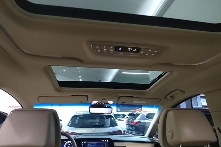 Used Buick GL8 2023 ES Lu Zun Luxury Model Headliner