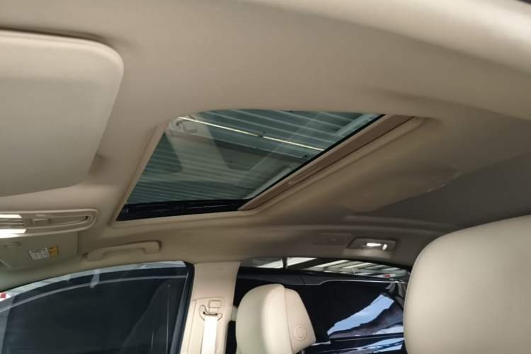 Used Buick GL8 2023 ES Lu Zun Deluxe Model Headliner