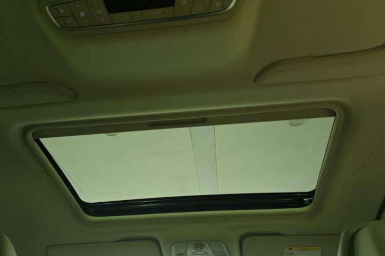 Used Buick GL8 2023 ES Lu Zun Luxury Model Headliner