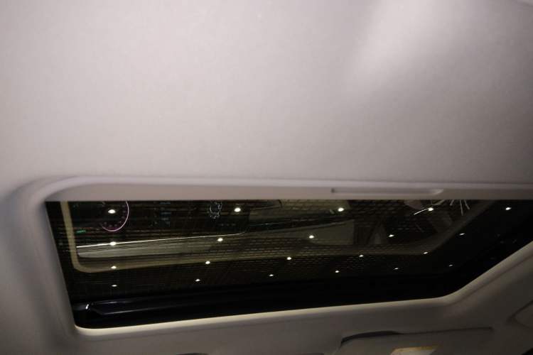 Used Buick GL8 2023 ES Lu Zun Comfort Model Headliner