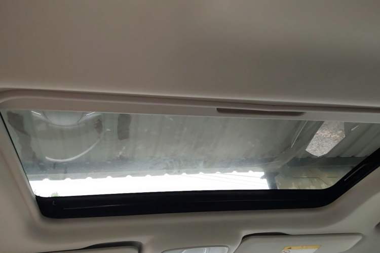 Used Buick GL8 2023 ES Lu Zun Comfort Model Headliner