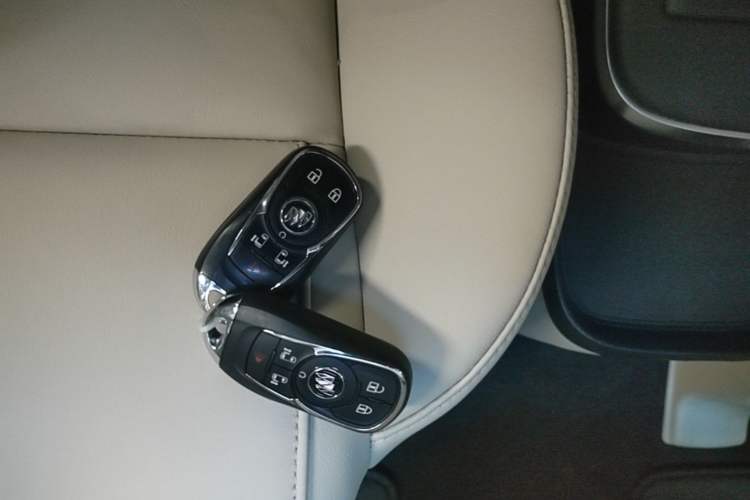 Used Buick GL8 2023 ES Lu Zun Deluxe Model Interior 1