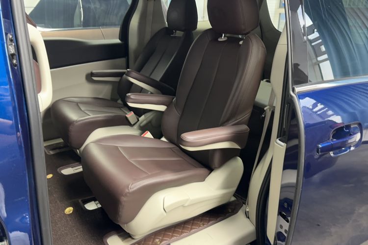 Used Buick GL8 2023 Land Executive Class Comfort Model Interior 2