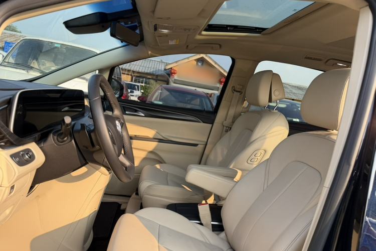 Used Buick GL8 2023 ES Lu Zun Deluxe Model Interior 3