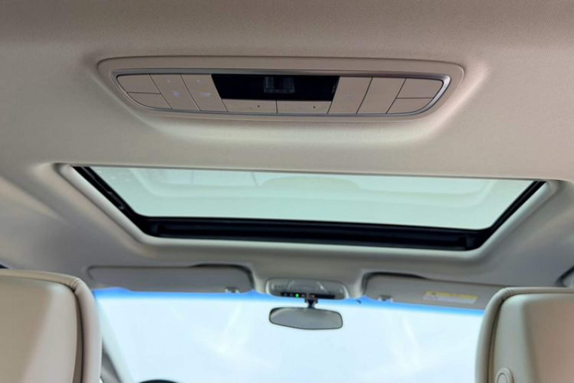 Used Buick GL8 2023 ES Lu Zun Comfort Model Interior 4