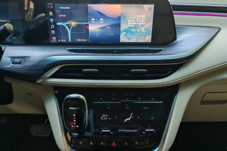 Used Buick GL8 2023 ES Lu Zun Deluxe Model Interior 4
