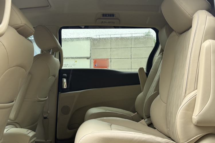 Used Buick GL8 2023 Land Executive Class 652T Luxury Model Interior 6