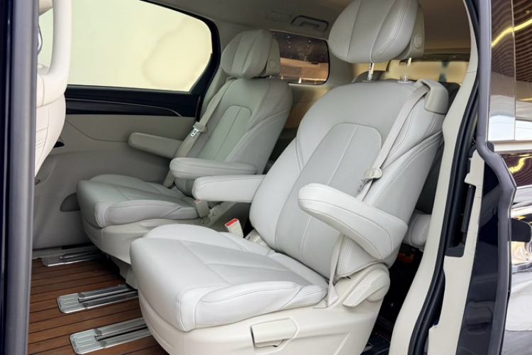 Used Buick GL8 2023 ES Lu Zun Comfort Model Interior 6