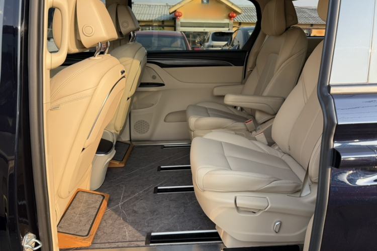 Used Buick GL8 2023 ES Lu Zun Deluxe Model Interior 7