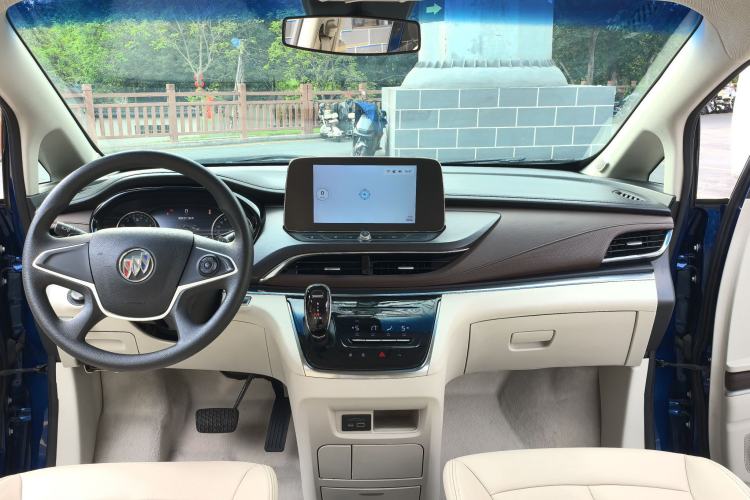 Used Buick GL8 2023 Land Executive Class Comfort Model Interior 8