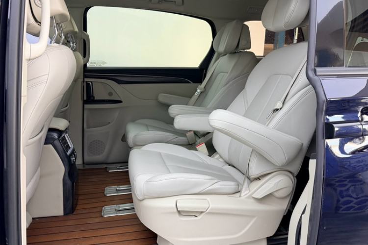 Used Buick GL8 2023 ES Lu Zun Comfort Model Interior 8