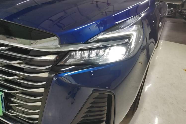 Used Buick GL8 2023 Land Executive Class 652T Luxury Model Left Front Headlight