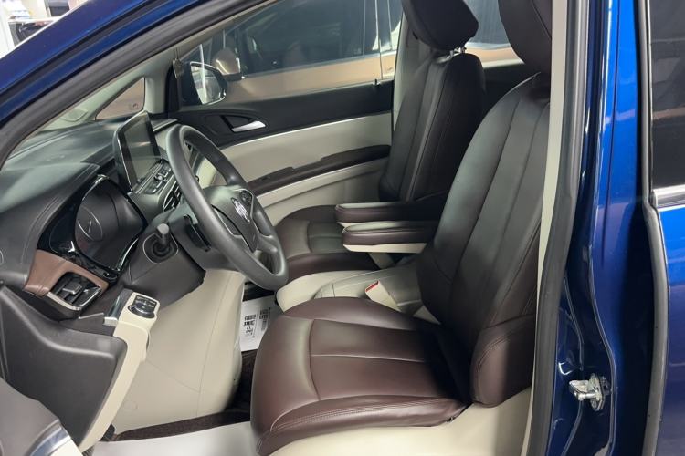 Used Buick GL8 2023 Land Executive Class Comfort Model Left Front Seat