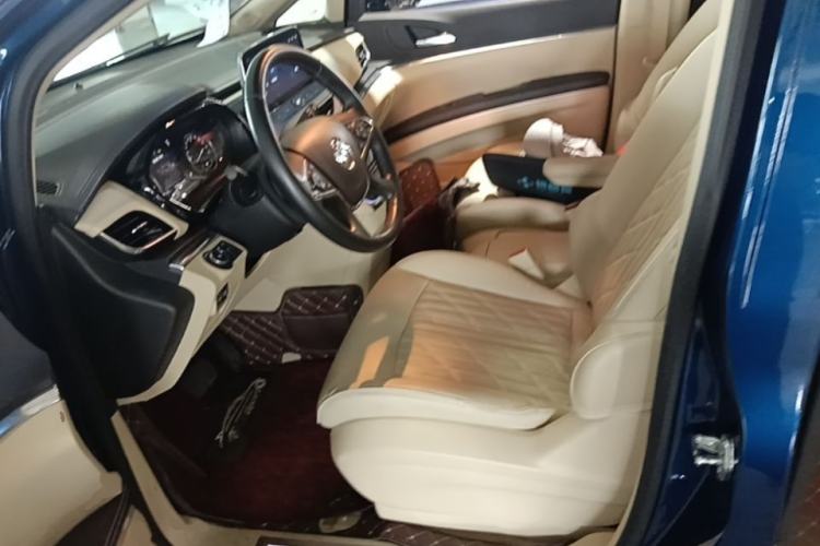 Used Buick GL8 2023 Land Business Class Smart Deluxe Model Left Front Seat