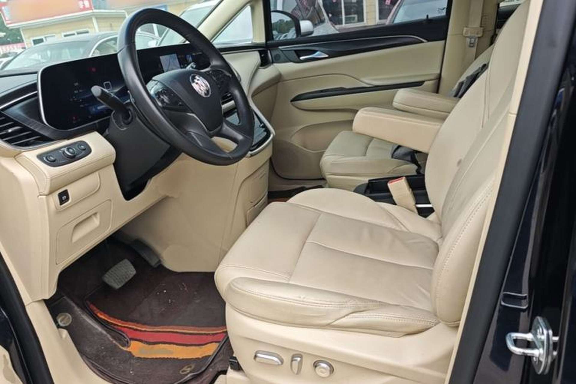 Used Buick GL8 2023 ES Lu Zun Deluxe Model Left Front Seat