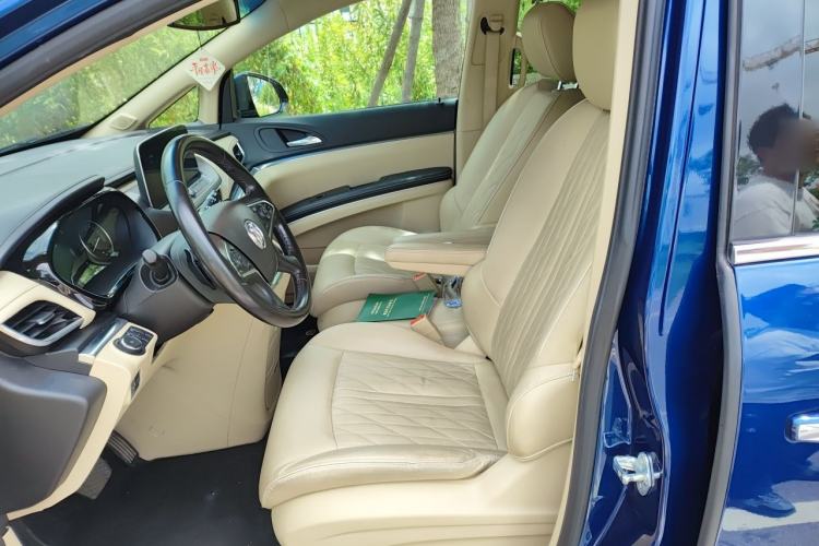 Used Buick GL8 2023 Land Executive Class 652T Smart Luxury Model Left Front Seat
