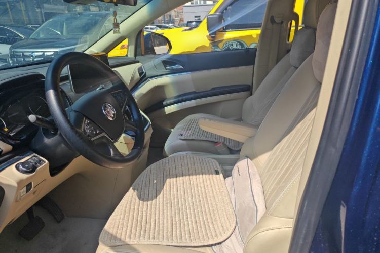 Used Buick GL8 2023 Land Executive Class Deluxe Model Left Front Seat