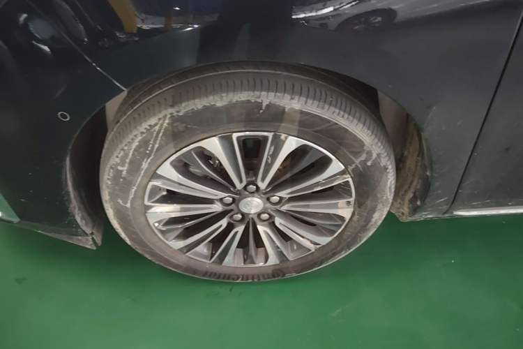 Used Buick GL8 2023 ES Lu Zun Luxury Model Left Front Wheel Hub