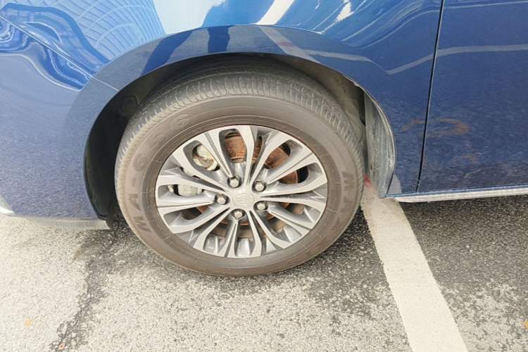 Used Buick GL8 2023 Land Executive Class 652T Luxury Model Left Front Wheel Hub
