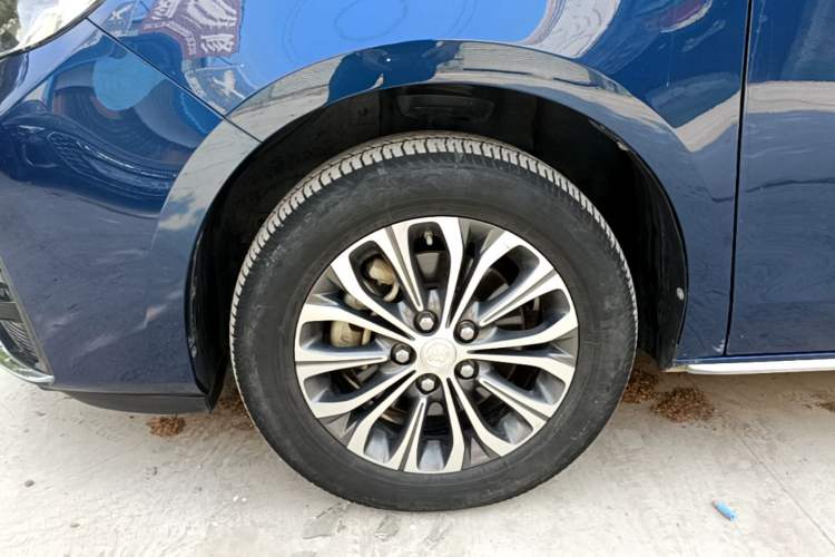 Used Buick GL8 2023 Land Executive Class 652T Luxury Model Left Front Wheel Hub