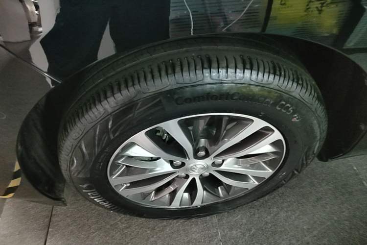 Used Buick GL8 2023 ES Lu Zun Deluxe Model Left Front Wheel Hub