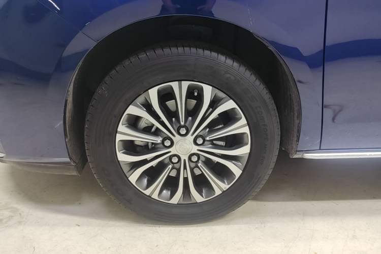 Used Buick GL8 2023 Land Executive Class 652T Luxury Model Left Front Wheel Hub