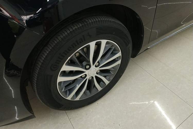 Used Buick GL8 2023 ES Lu Zun Comfort Model Left Front Wheel Hub