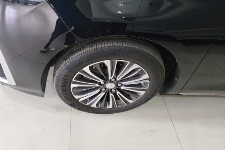 Used Buick GL8 2023 ES Lu Zun Luxury Model Left Front Wheel Hub