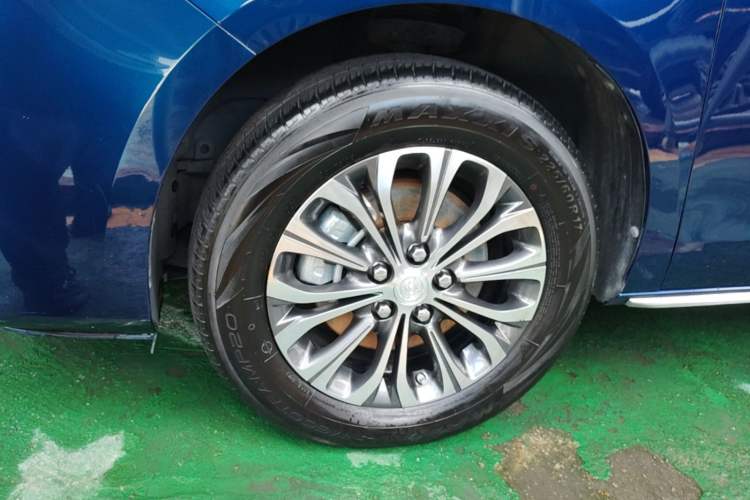 Used Buick GL8 2023 Land Executive Class Comfort Model Left Front Wheel Hub